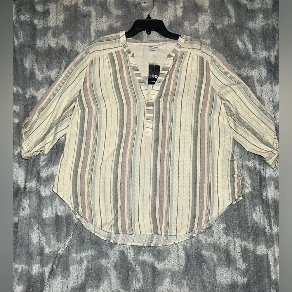 Torrid Harper 3/4 Sleeve Pullover Blouse - Picture 4 of 12